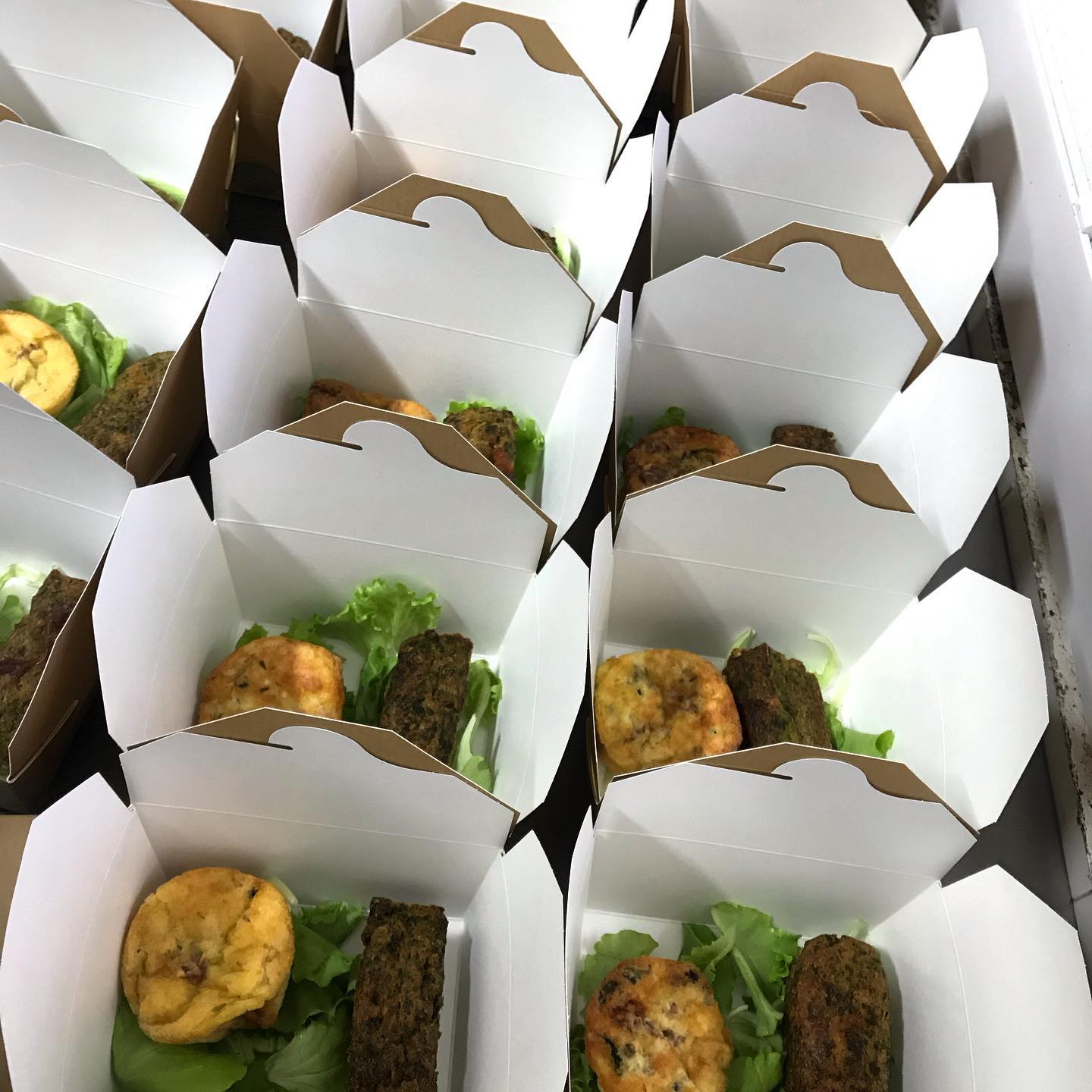 Antipasto di oggi del nostro lunch box per l’università di Pisa 
.
.
#clafoutis #plumcakesalato #cantierecucinapisa #lunchbox #businesslunch #instantfood